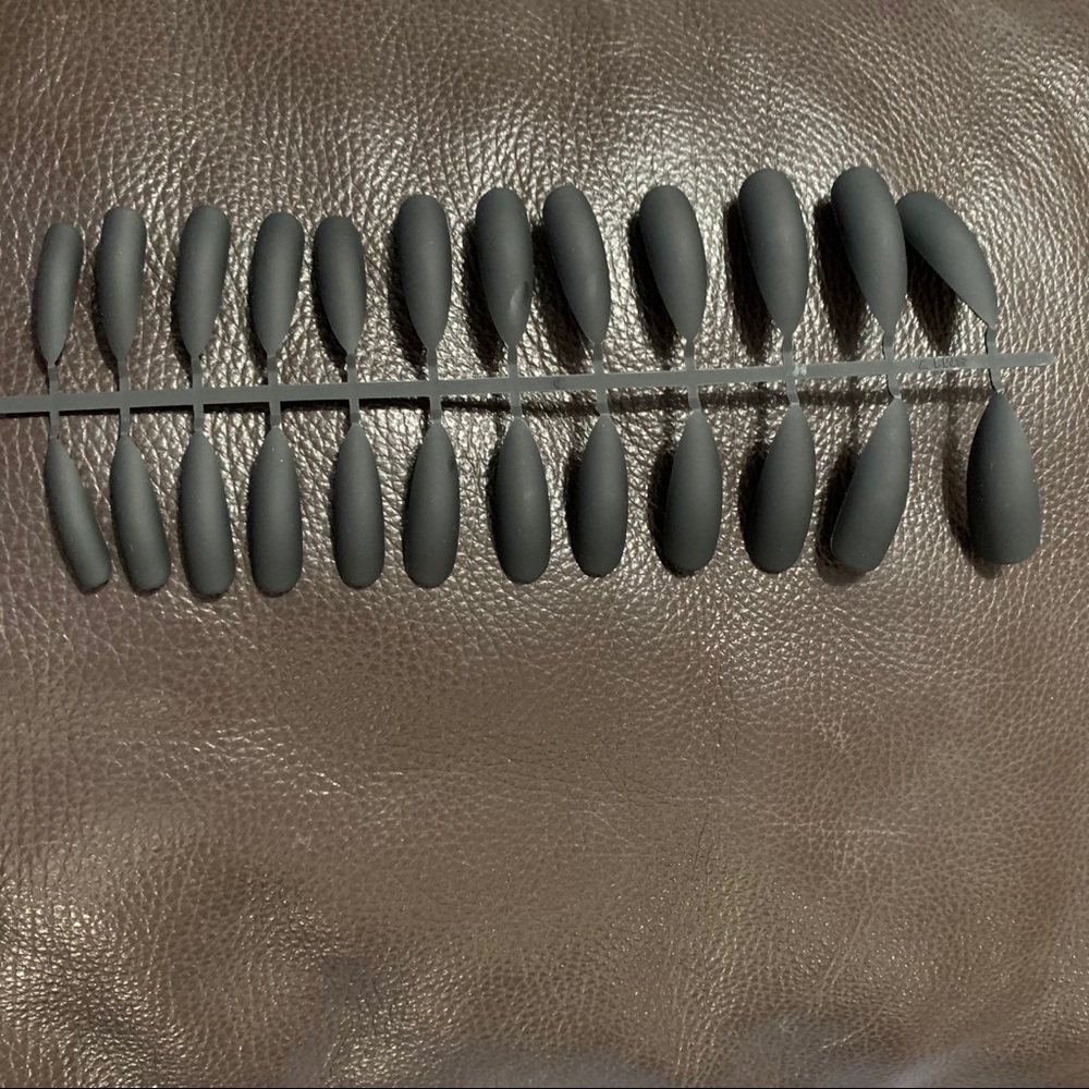 Unused black stiletto press on nails